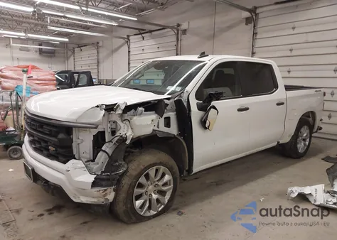 2022 Chevrolet Silverado 1500 Custom z USA, uszkodzony, nr VIN 1GCPDBEK8NZ568802